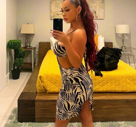 Naakte gelekte OnlyFans-foto van Thestarvasquez