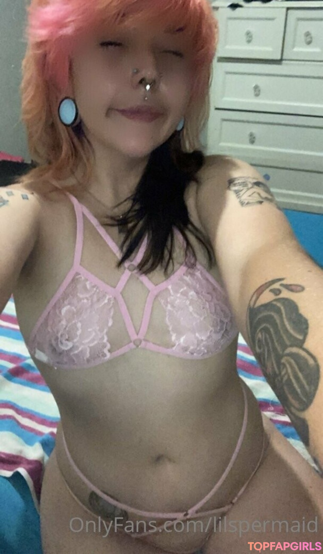 Naakte gelekte OnlyFans-foto van Plasticparasyte #34 Naakte gelekte OnlyFans-foto van Plasticparasyte #34