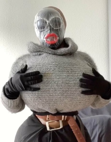 Naakte gelekte OnlyFans-foto van Yaseonly
