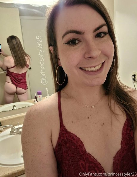 Naakte gelekte OnlyFans-foto van Princesstyler25