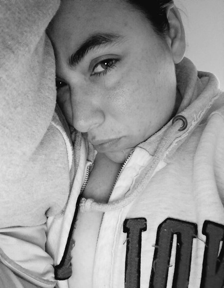Naakte gelekte OnlyFans-foto van Cutencountry88