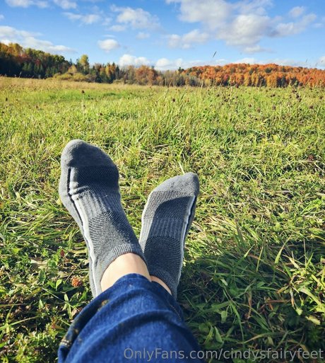 Naakte gelekte OnlyFans-foto van Cindysfairyfeet