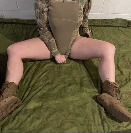 Naakte gelekte OnlyFans-foto van Violavachon