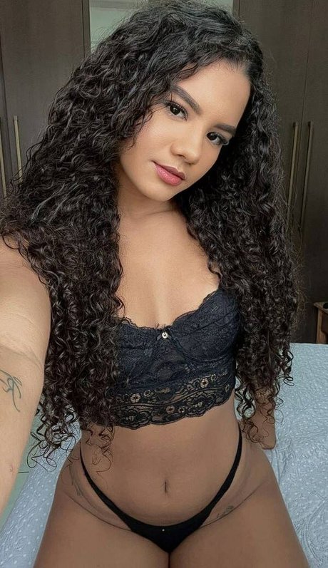 Naakte gelekte OnlyFans-foto van Kaylane Andrade
