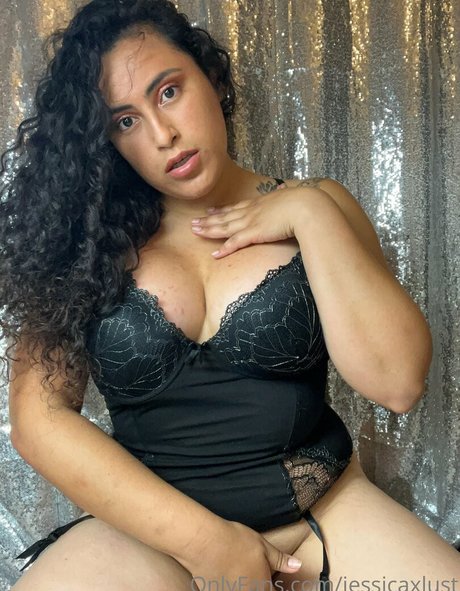 Naakte gelekte OnlyFans-foto van Jessicaxlust