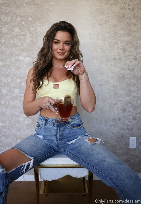 Naakte gelekte OnlyFans-foto van Dessiem