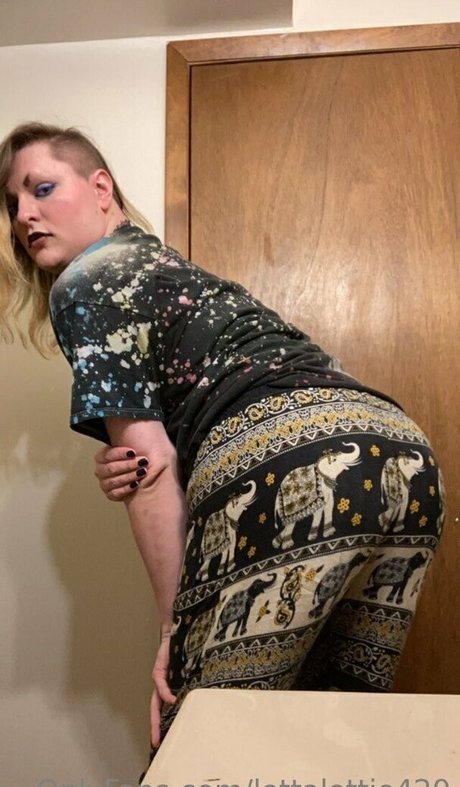 Naakte gelekte OnlyFans-foto van Lottalottie420