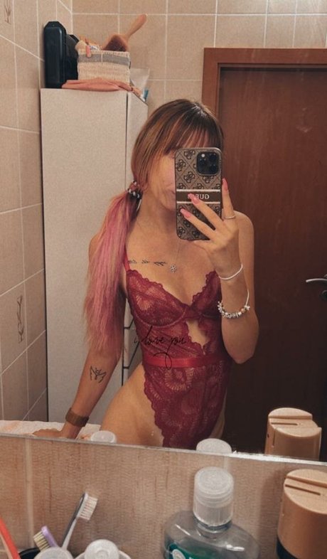 Naakte gelekte OnlyFans-foto van Sweetkejty