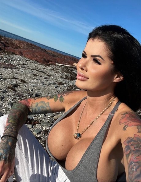 Naakte gelekte OnlyFans-foto van Max La Gaspesienne