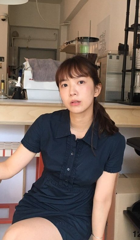 Naakte gelekte OnlyFans-foto van Yunjinpet