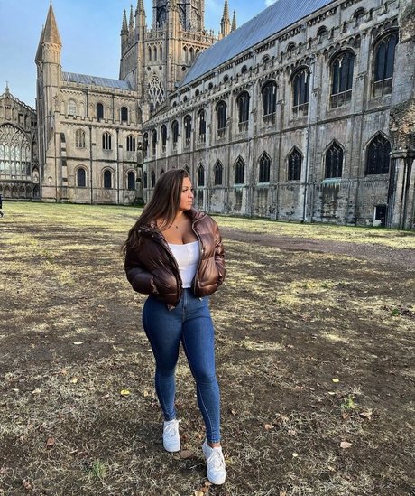Naakte gelekte OnlyFans-foto van Gemma K