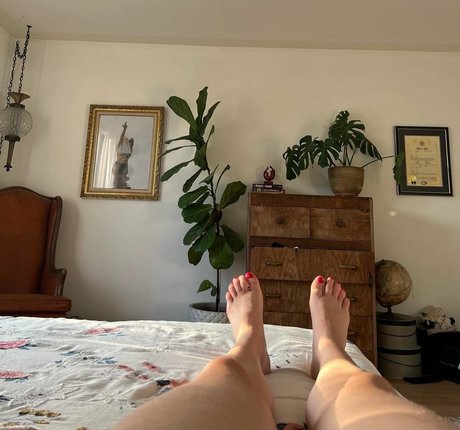 Naakte gelekte OnlyFans-foto van Mekenna Melvin