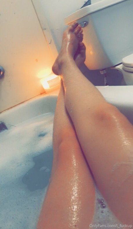 Naakte gelekte OnlyFans-foto van Tfuckup