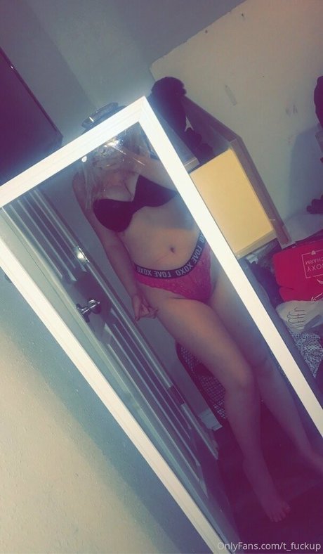 Naakte gelekte OnlyFans-foto van Tfuckup