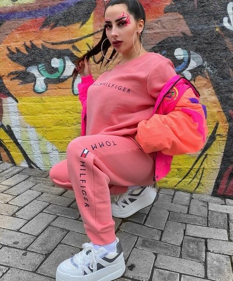 Naakte gelekte OnlyFans-foto van Vai Monroe