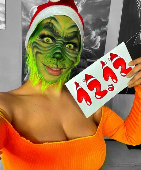 Naakte gelekte OnlyFans-foto van Vai Monroe