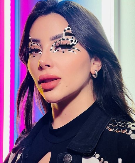 Naakte gelekte OnlyFans-foto van Vai Monroe