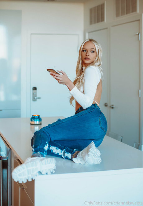 Naakte gelekte OnlyFans-foto van Channelsweets