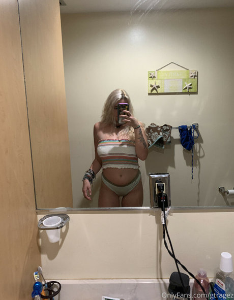Naakte gelekte OnlyFans-foto van Sashanorth