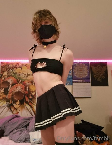 Naakte gelekte OnlyFans-foto van Fembi1
