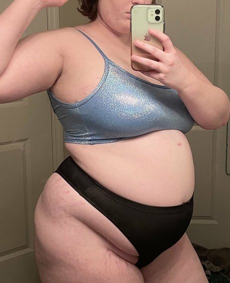 Naakte gelekte OnlyFans-foto van Ffabellylover