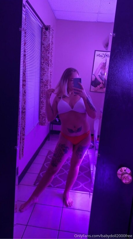 Naakte gelekte OnlyFans-foto van Babydoll2000free