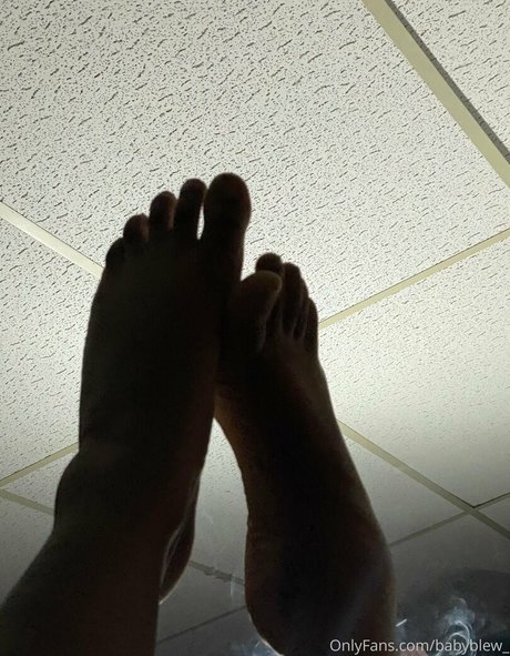 Naakte gelekte OnlyFans-foto van Marsxbluefree
