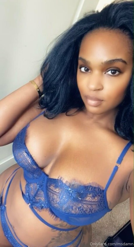 Naakte gelekte OnlyFans-foto van Msdamn