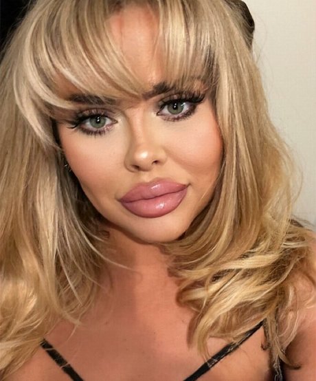 Naakte gelekte OnlyFans-foto van Susannah Elizabeth