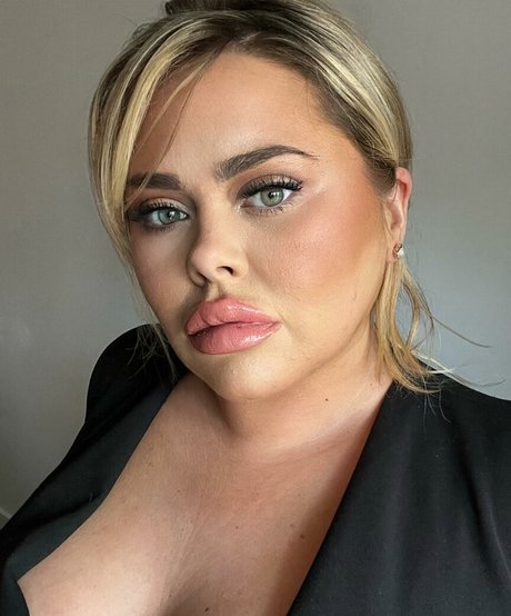 Naakte gelekte OnlyFans-foto van Susannah Elizabeth