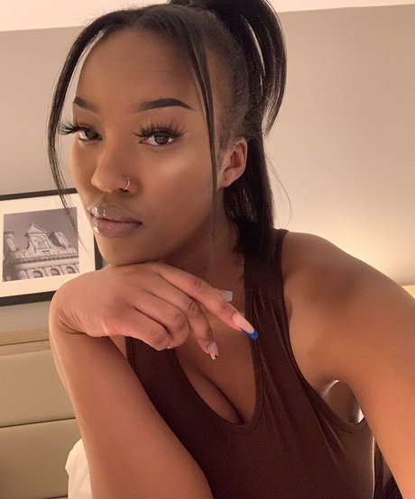Naakte gelekte OnlyFans-foto van Thecleopatraway