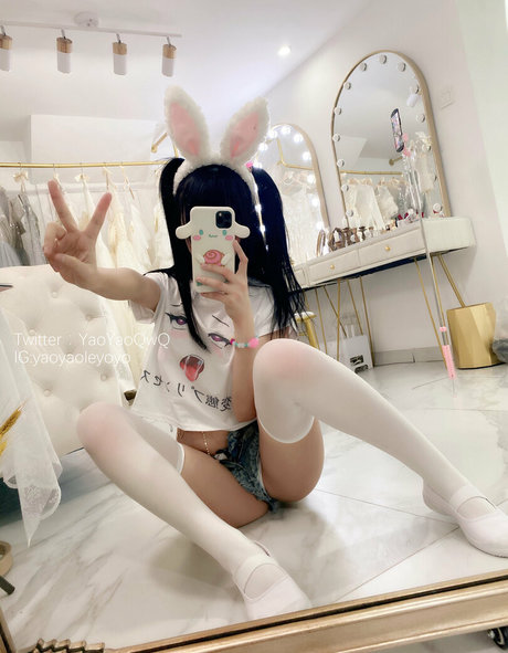 Naakte gelekte OnlyFans-foto van Yaoyaole
