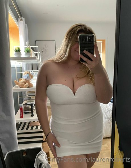 Naakte gelekte OnlyFans-foto van Laurenroberts