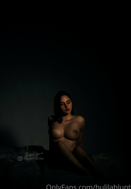 Naakte gelekte OnlyFans-foto van Hulilablunt
