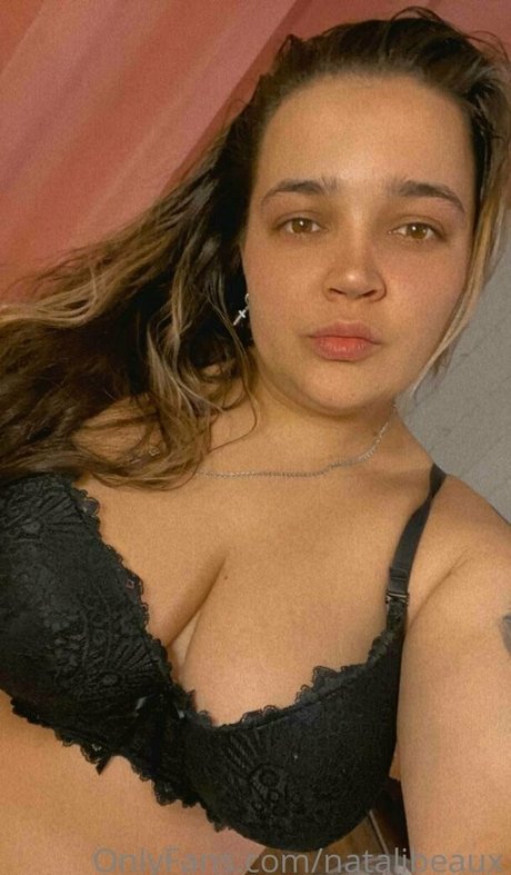 Naakte gelekte OnlyFans-foto van Natalibeaux