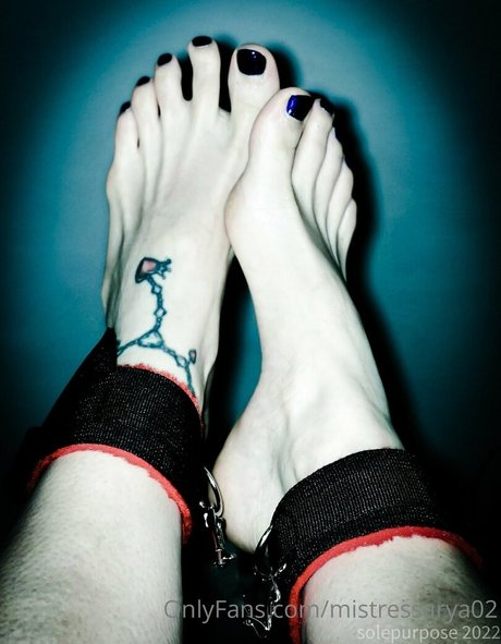 Naakte gelekte OnlyFans-foto van Mistressarya02
