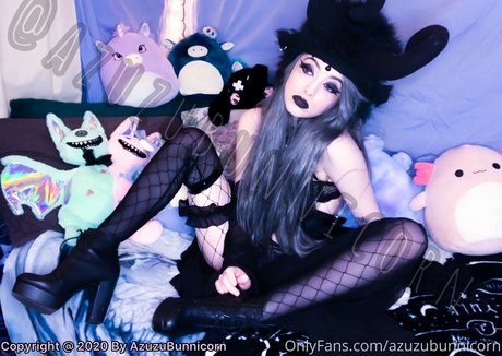 Naakte gelekte OnlyFans-foto van Azuzubunnicorn