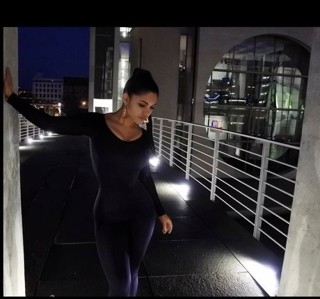 Naakte gelekte OnlyFans-foto van Mariedominique