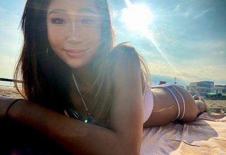 Naakte gelekte OnlyFans-foto van Jinnnyk