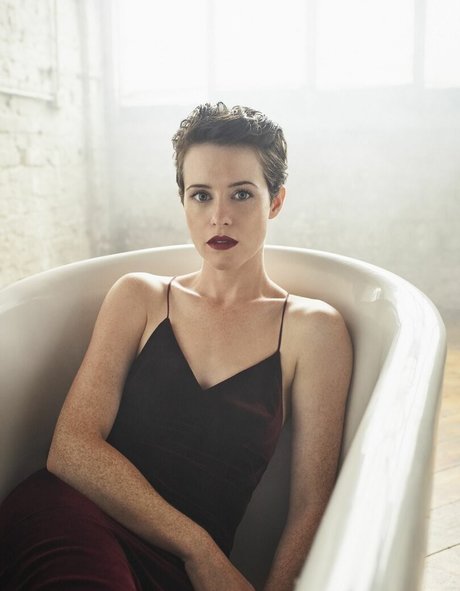 Naakte gelekte OnlyFans-foto van Claire Foy