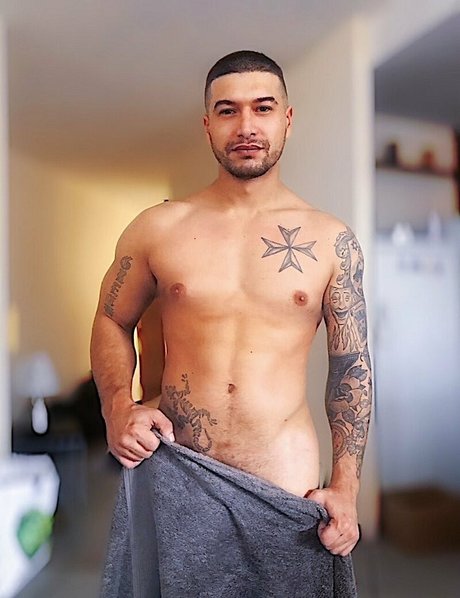 Naakte gelekte OnlyFans-foto van Mrandmrsjewels