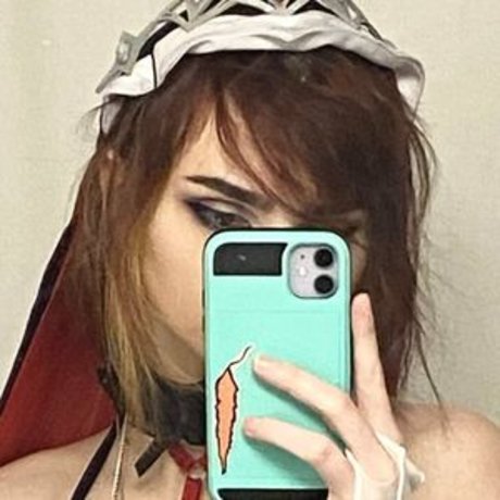 Naakte gelekte OnlyFans-foto van Hannuh