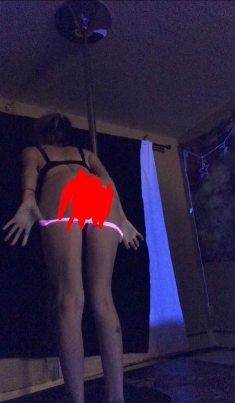 Naakte gelekte OnlyFans-foto van Ashleyyyklein
