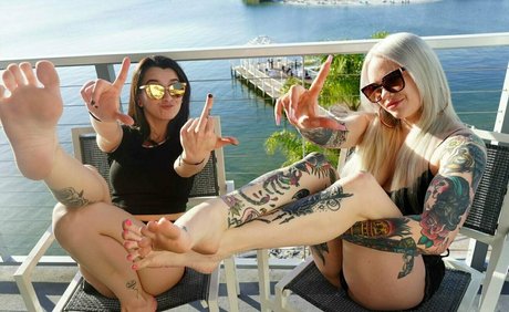 Naakte gelekte OnlyFans-foto van Footpunkz
