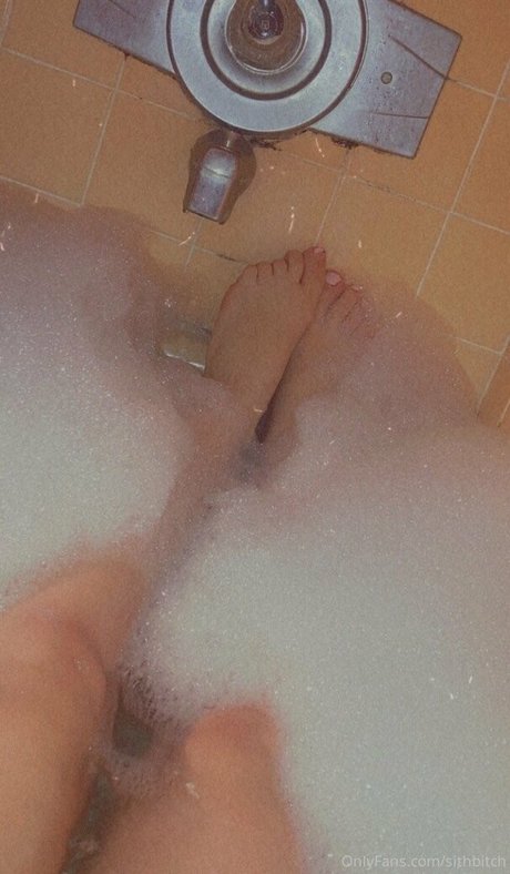 Naakte gelekte OnlyFans-foto van Sithbitch