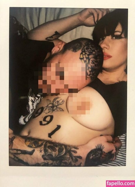Naakte gelekte OnlyFans-foto van Gothkaren