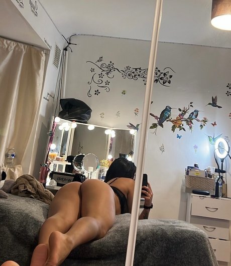 Naakte gelekte OnlyFans-foto van Ivanna Pincay