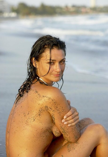 Naakte gelekte OnlyFans-foto van Natalie J Robb