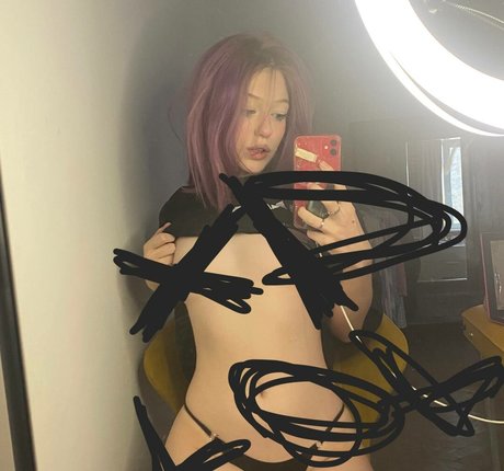 Naakte gelekte OnlyFans-foto van Kosha1ne