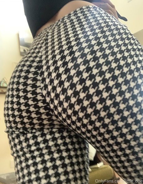 Naakte gelekte OnlyFans-foto van Littledoe